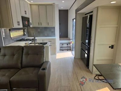 2027 Prime Time RV Crusader — photo 18 view