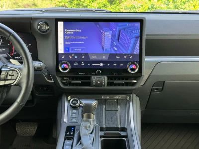 2024 Lexus GX - Photo 28
