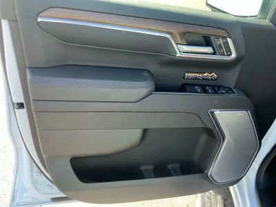 2026 Chevrolet Silverado 1500 — photo 16 view