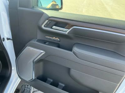 2026 Chevrolet Silverado 1500 — photo 21 view