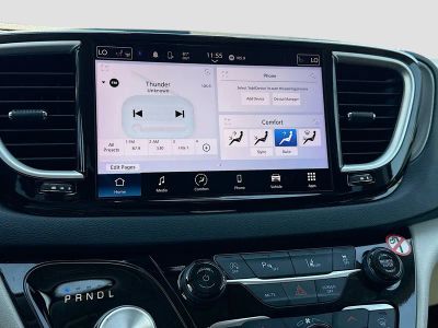 2024 Chrysler Pacifica — photo 29 view