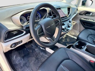 2024 Chrysler Pacifica — photo 26 view