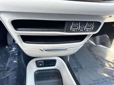 2024 Chrysler Pacifica — photo 30 view