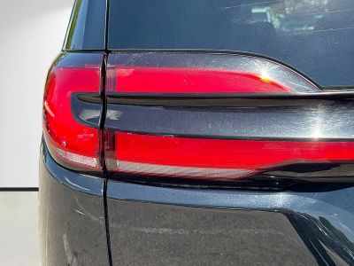 2024 Chrysler Pacifica — photo 10 view