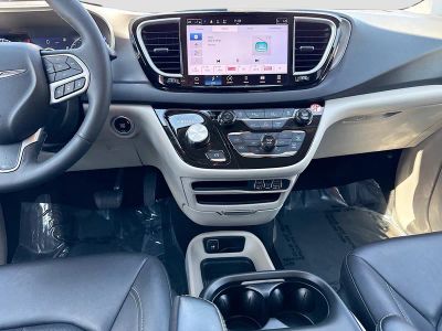 2024 Chrysler Pacifica — photo 19 view
