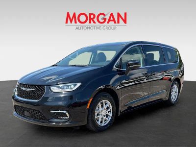 2024 Chrysler Pacifica — photo 7 view