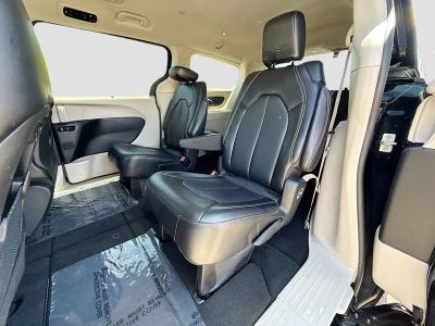 2024 Chrysler Pacifica — photo 21 view