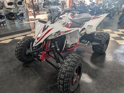 2026 Yamaha YFZ450R SE — interior view