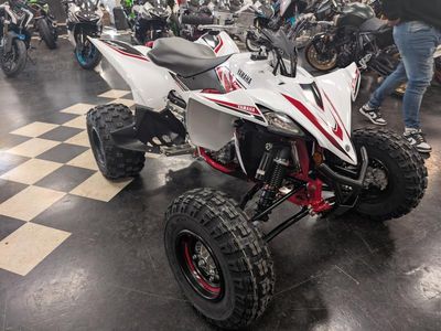 2026 Yamaha YFZ450R SE — side profile view