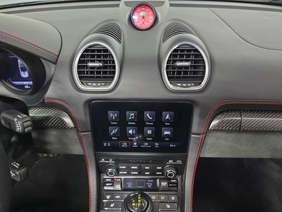 2024 Porsche 718 Spyder - Photo 16