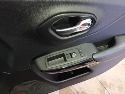 2021 Jeep Cherokee — photo 21 view