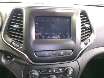 2021 Jeep Cherokee — photo 11 view