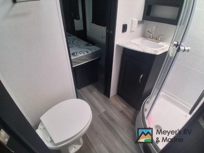2022 Coachmen RV Freedom Express - Photo 16