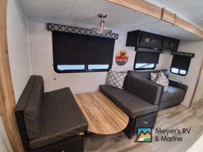 2022 Coachmen RV Freedom Express - Photo 11