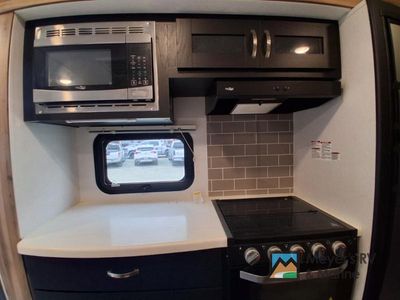 2022 Coachmen RV Freedom Express - Photo 8