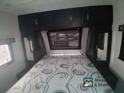 2022 Coachmen RV Freedom Express - Photo 18
