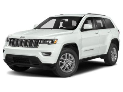 2020 Jeep Grand Cherokee Altitude in Velvet Red Pearlcoat — front three-quarter view