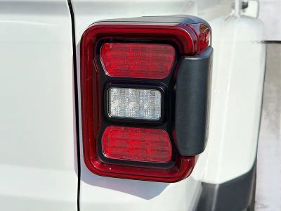 2021 Jeep Gladiator — photo 11 view