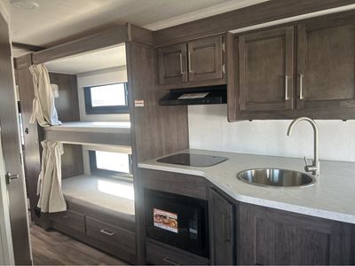 2026 Jayco Redhawk SE - Photo 37