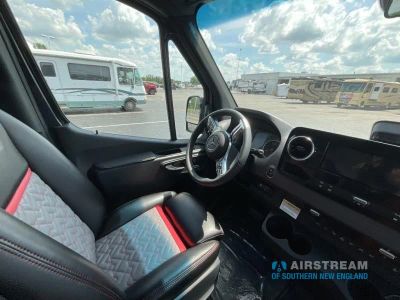 2026 Airstream Interstate - Photo 10