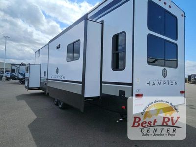 2025 CrossRoads RV Hampton - Photo 4