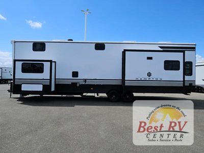 2025 CrossRoads RV Hampton - Photo 7