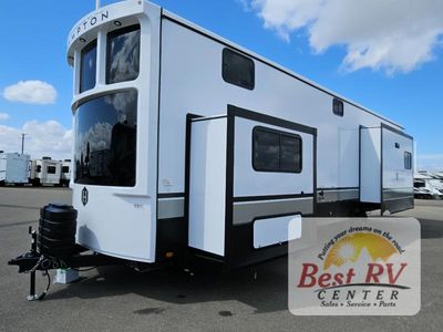 2025 CrossRoads RV Hampton - Photo 2