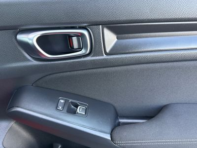 2025 Honda Civic Hatchback - Photo 17