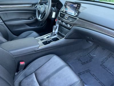 2019 Honda Accord - Photo 16