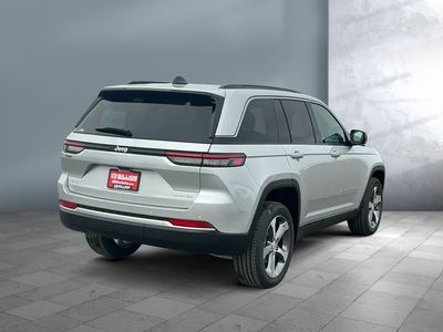 2026 Jeep Grand Cherokee — engine compartment view