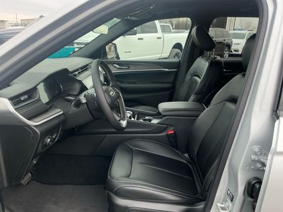 2026 Jeep Grand Cherokee — photo 10 view