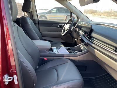 2026 Kia Carnival Hybrid — photo 15 view