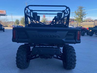 2025 Honda Pioneer 1000-6 Crew Deluxe - Photo 6