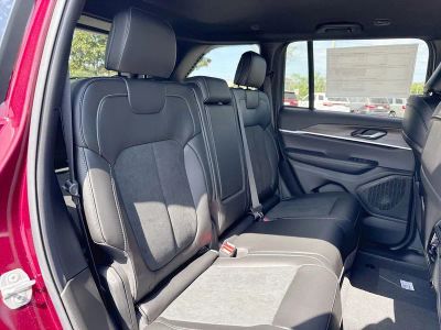 2026 Jeep Grand Cherokee — photo 24 view