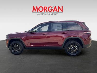 2026 Jeep Grand Cherokee — engine compartment view