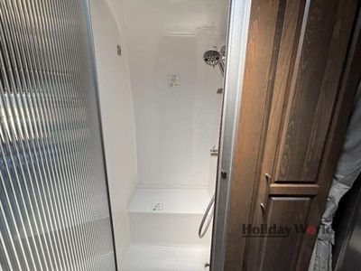 2026 Airstream Classic - Photo 14