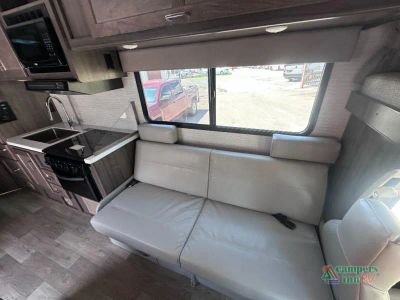 2025 Winnebago Spirit — photo 18 view