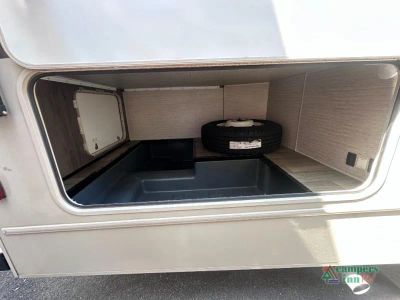 2025 Winnebago Spirit — photo 9 view