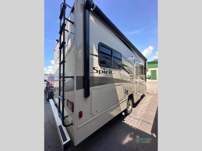 2025 Winnebago Spirit — photo 7 view