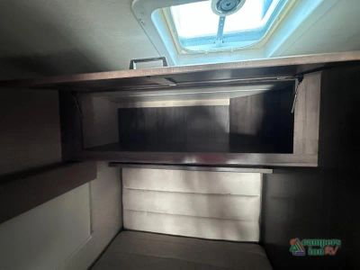 2025 Winnebago Spirit — photo 27 view
