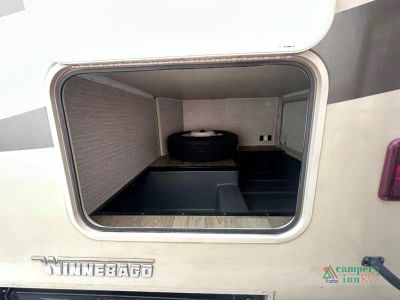 2025 Winnebago Spirit — photo 10 view