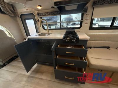 2026 Thor Motor Coach Quantum - Photo 15