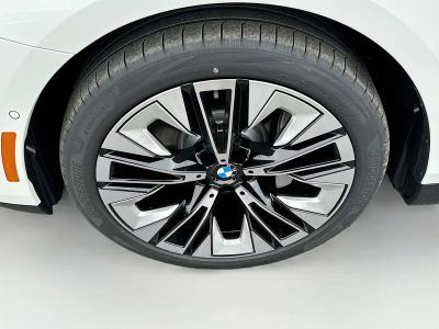 2026 BMW 5 Series — photo 26 view