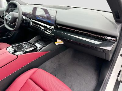 2026 BMW 5 Series — photo 24 view