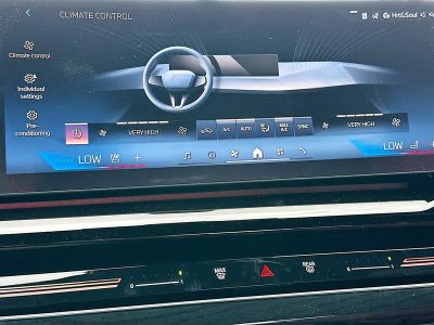 2026 BMW 5 Series — photo 13 view