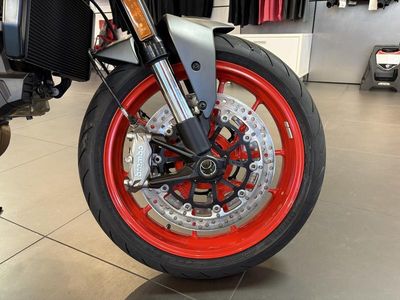 2026 Ducati Monster Plus Aviator Grey - Photo 9
