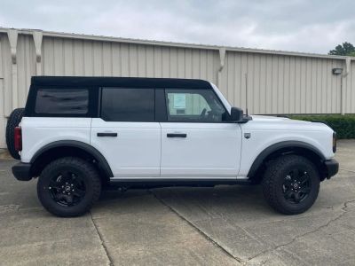 2025 Ford Bronco - Photo 2