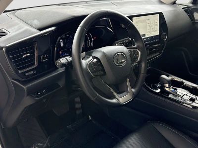 2025 Lexus NX — photo 9 view