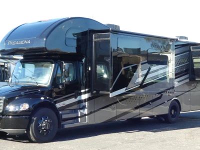 2026 Thor Motor Coach Pasadena - Photo 2