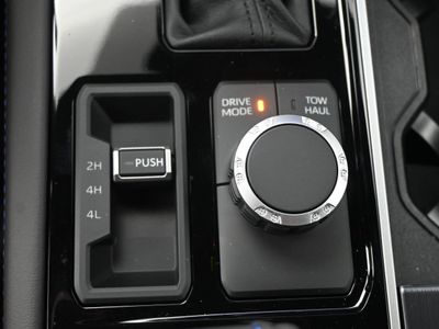 2025 Toyota Tundra i-FORCE MAX Platinum i-FORCE MAX Truck CrewMax - Photo 13